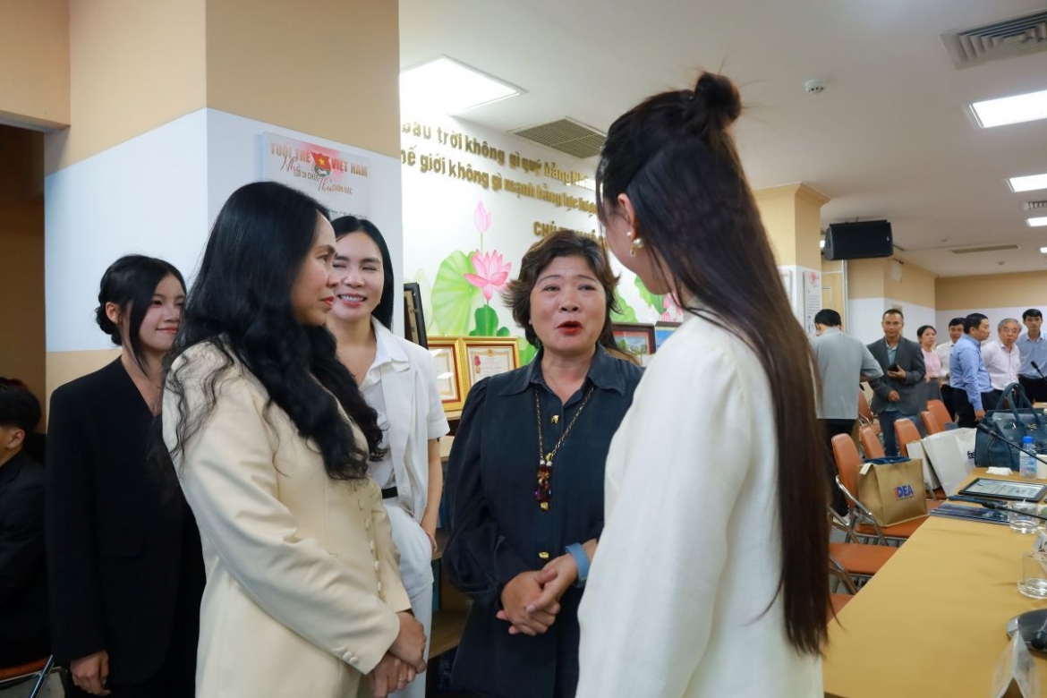 Dán nhãn thời trang xanh cho sản phẩm bán trên thương mại điện tử